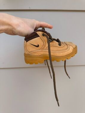 Nike Kids' Tan and Brown Suede Trail Sneaker ACG